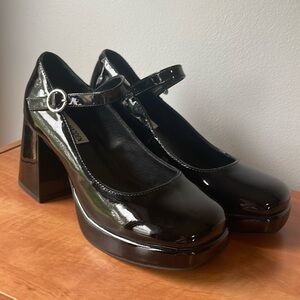 Steve Madden platform Mary Jane’s - Never Worn